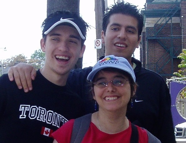 Foto de Pau Masats i dues persones a Toronto